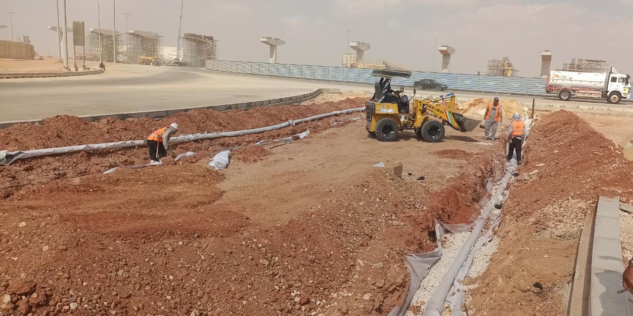 أعمال تنسيق الموقع العام لإمتداد محور بن زايد