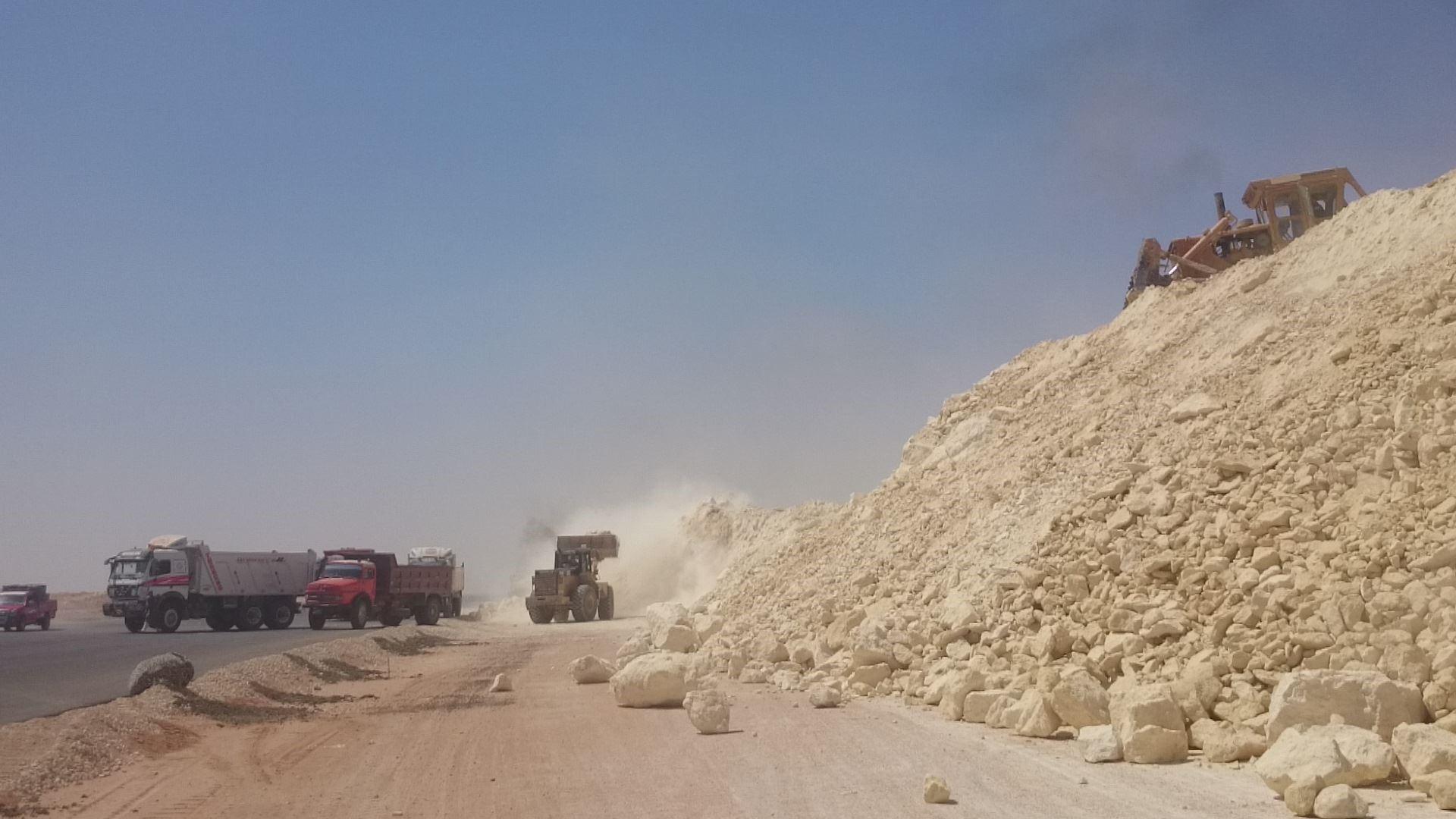 اعمال حفر ورمى ناتج الحفر بمشروع انشاء وحدات سكنية بمنتجع المنصورة 6 العاصمة الأدارية